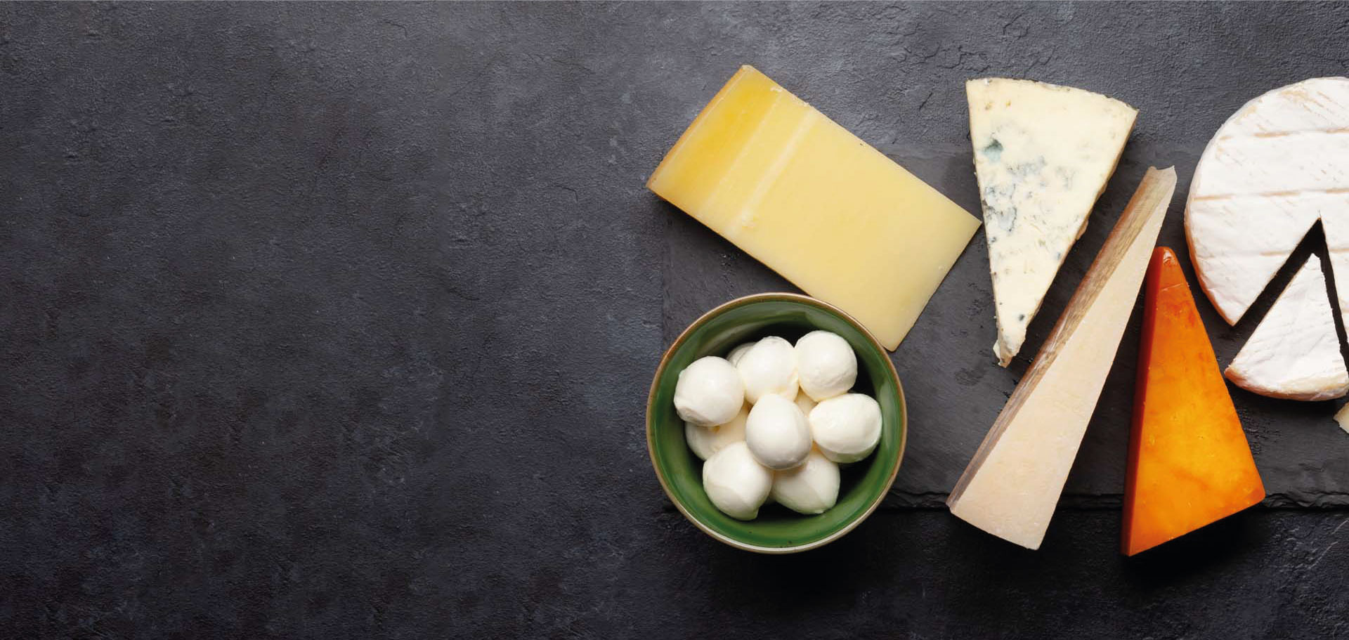 Caglio Colombo | Dal 1903 Colombo Srl affianca caseifici artigianali e industriali nella produzione di formaggi e prodotti lattiero-caseari, sviluppando caglio, fermenti lattici, enzimi e soluzioni dedicate alla lavorazione del latte. Un’esperienza costruita attraverso oltre un secolo di attività, ricerca e collaborazione con professionisti del settore caseario.