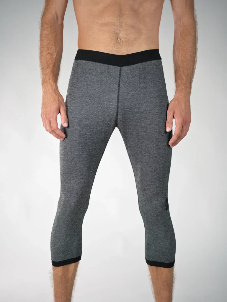 Il leggings tecnico KN-IT è il primo strato ideale per affrontare attività outdoor e sportive nelle giornate più fresche. Colore Grigio.