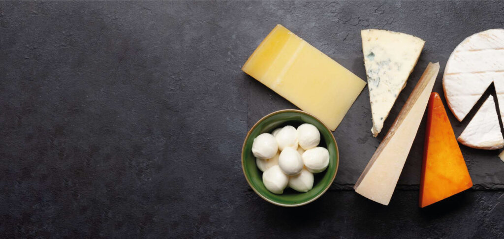 Caglio Colombo | Dal 1903 Colombo Srl affianca caseifici artigianali e industriali nella produzione di formaggi e prodotti lattiero-caseari, sviluppando caglio, fermenti lattici, enzimi e soluzioni dedicate alla lavorazione del latte. Un’esperienza costruita attraverso oltre un secolo di attività, ricerca e collaborazione con professionisti del settore caseario.