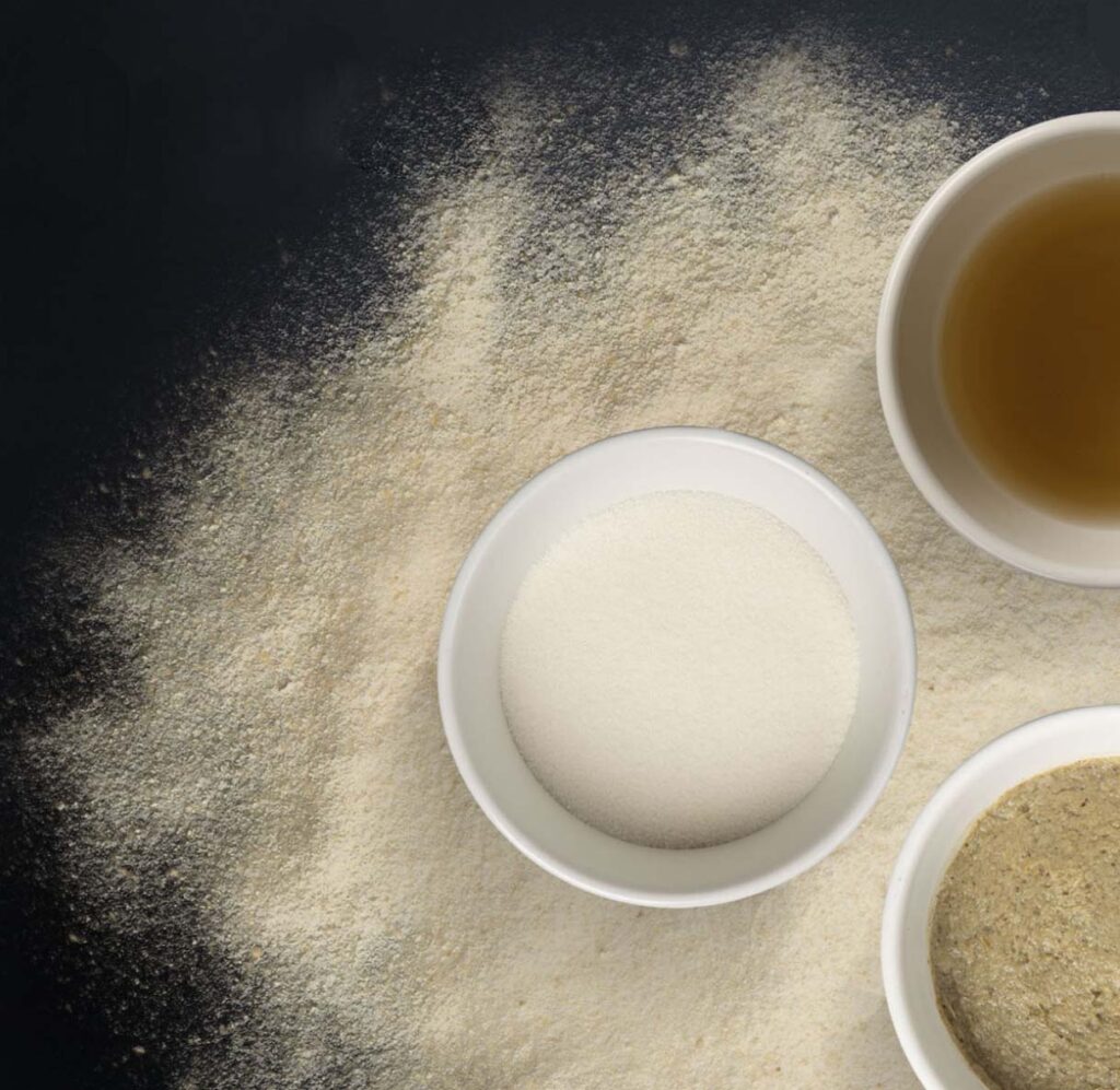 Caglio Colombo | Dal 1903 Colombo Srl affianca caseifici artigianali e industriali nella produzione di formaggi e prodotti lattiero-caseari, sviluppando caglio, fermenti lattici, enzimi e soluzioni dedicate alla lavorazione del latte. Un’esperienza costruita attraverso oltre un secolo di attività, ricerca e collaborazione con professionisti del settore caseario.