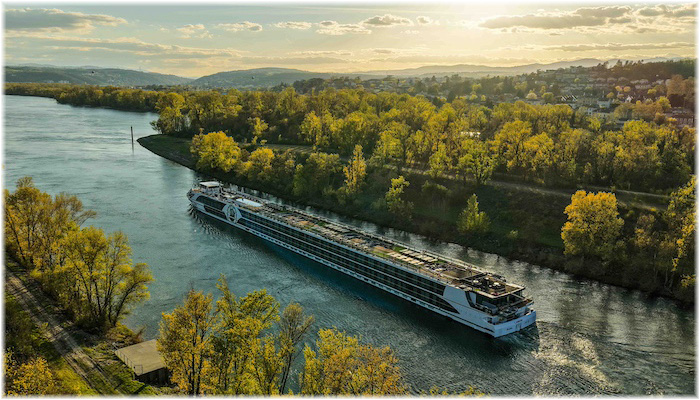 Ms Lumière, sister ship to the ms Harmonie