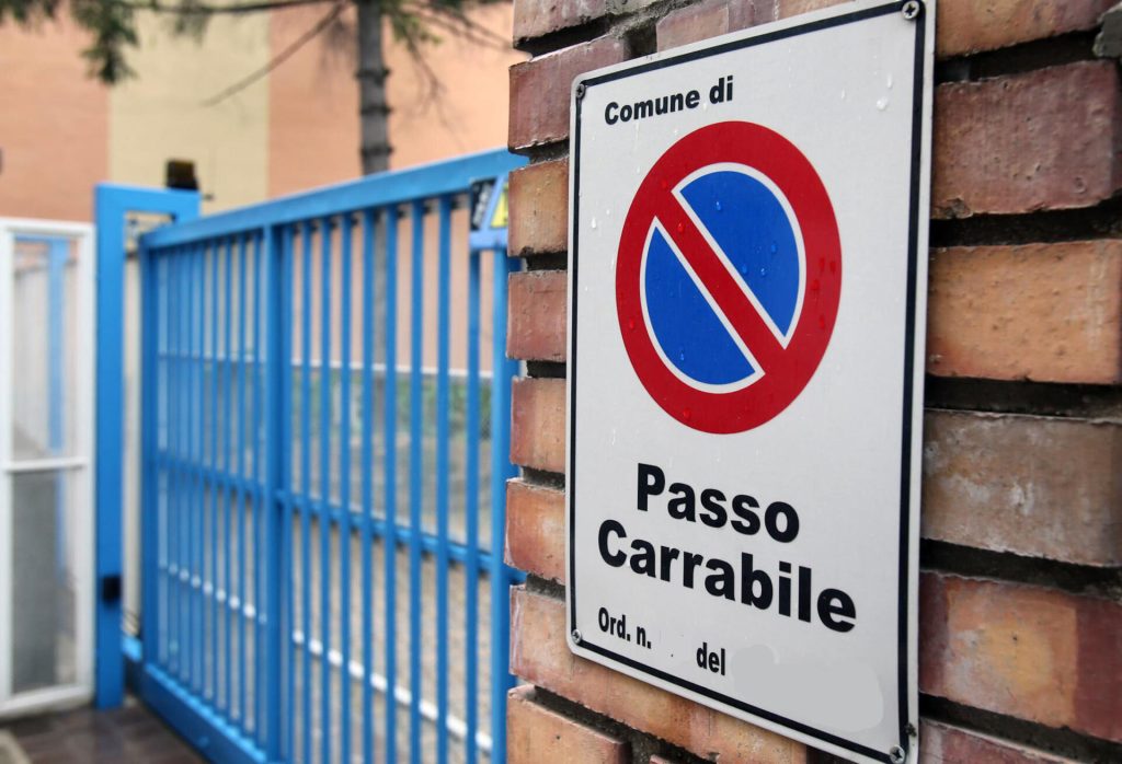 Public Land Occupation Permit for Driveway Access | OccupazioneSuolo.it