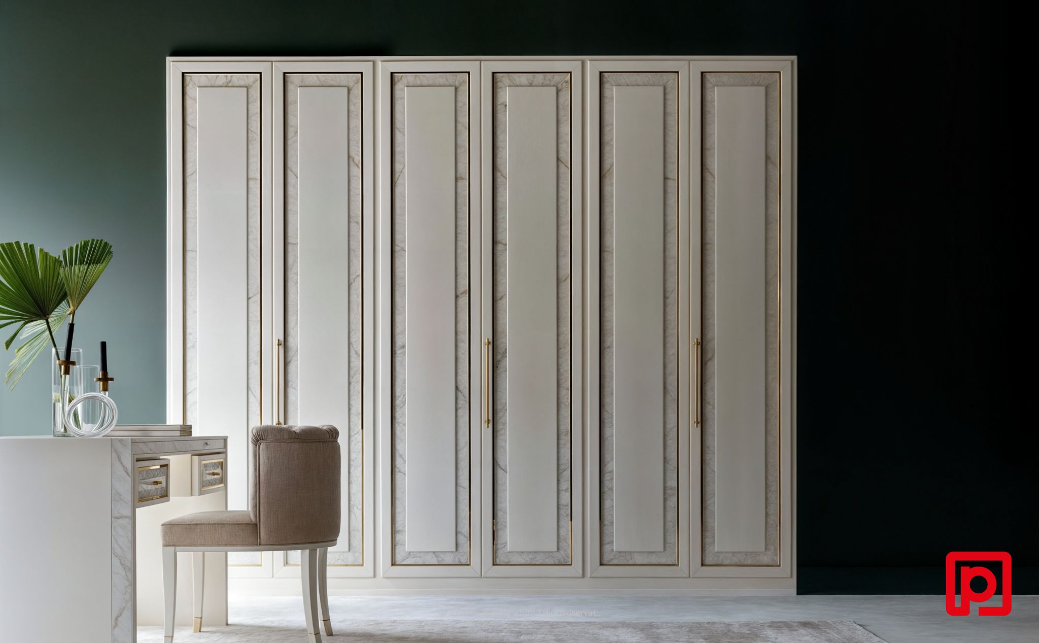 La collezione Ryiadh rappresenta l’eleganza e il lusso, combinando raffinate laccature in finto marmo con particolari dorati. | Pellegatta